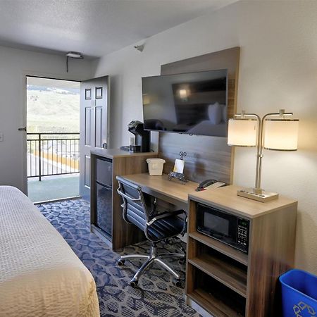 Travelodge By Wyndham Gardiner Yellowstone Park North Entr Extérieur photo