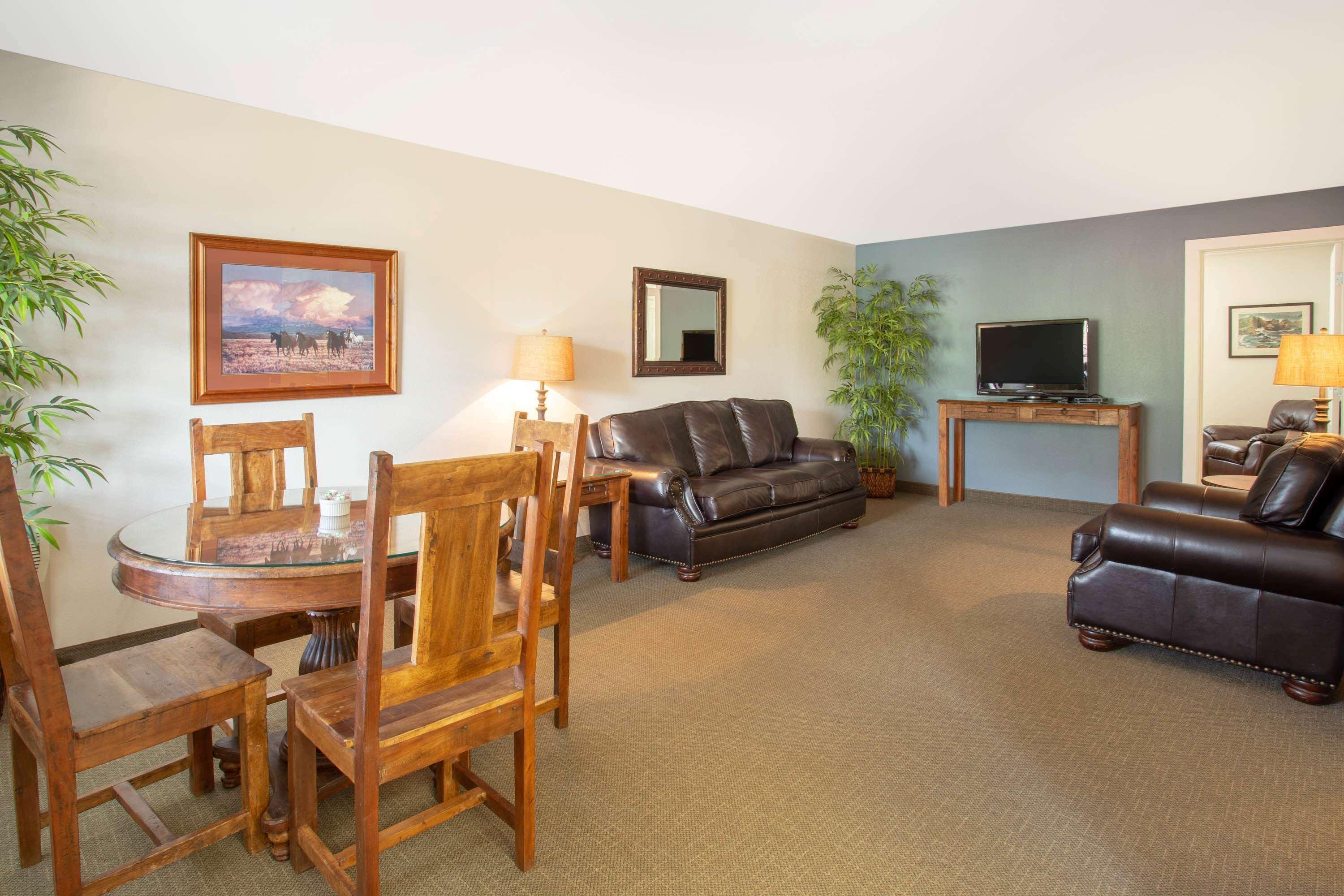 Travelodge By Wyndham Gardiner Yellowstone Park North Entr Extérieur photo