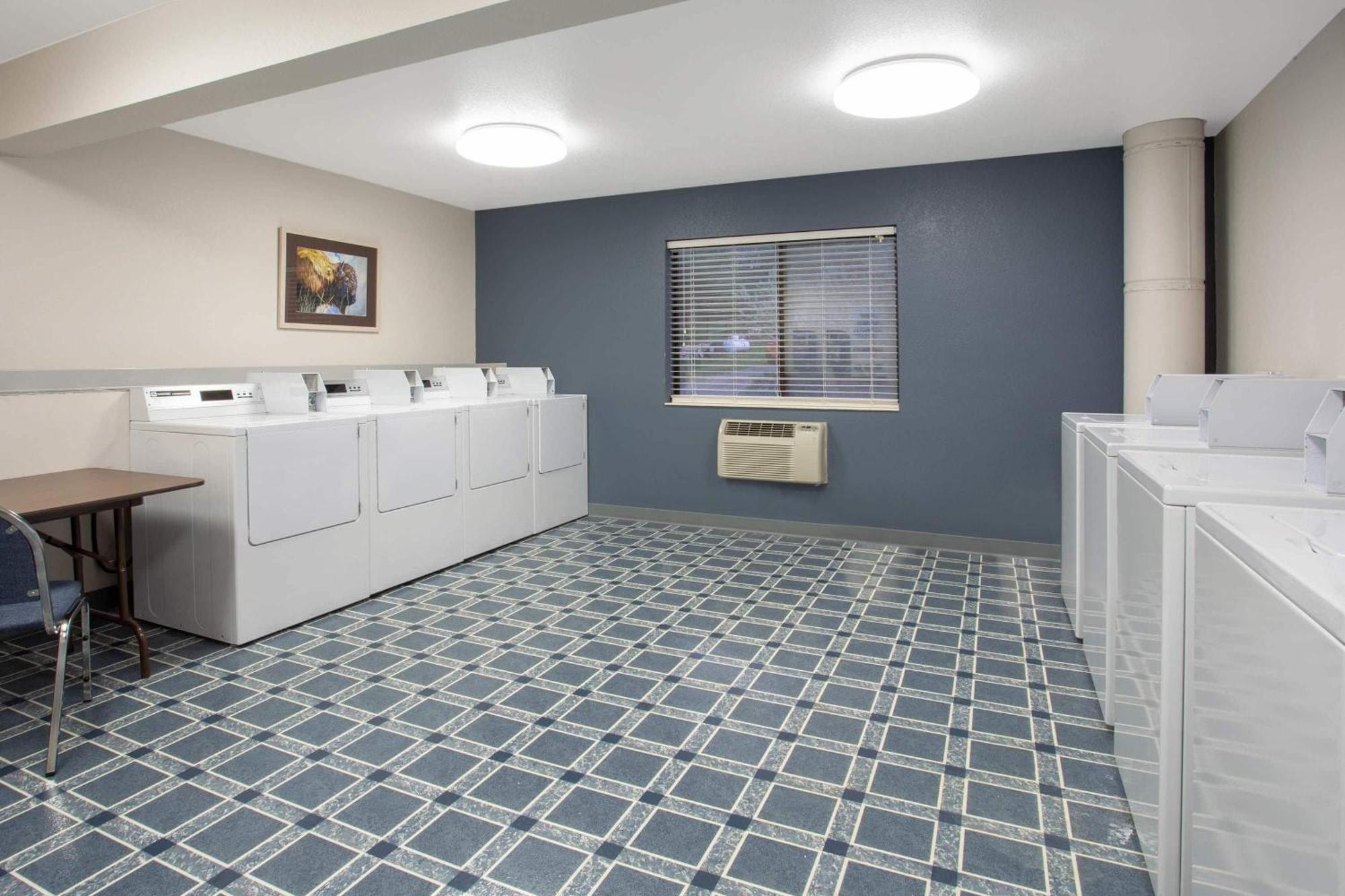 Travelodge By Wyndham Gardiner Yellowstone Park North Entr Extérieur photo