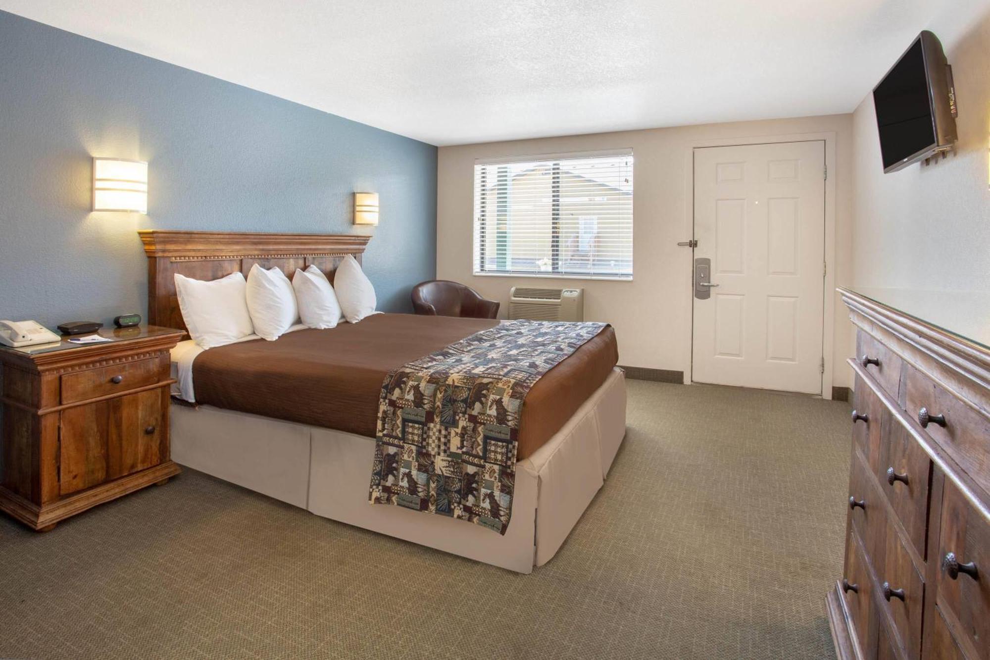 Travelodge By Wyndham Gardiner Yellowstone Park North Entr Extérieur photo