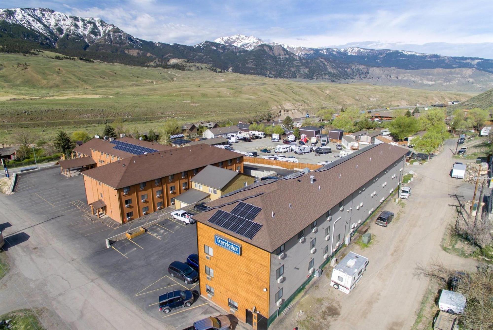 Travelodge By Wyndham Gardiner Yellowstone Park North Entr Extérieur photo