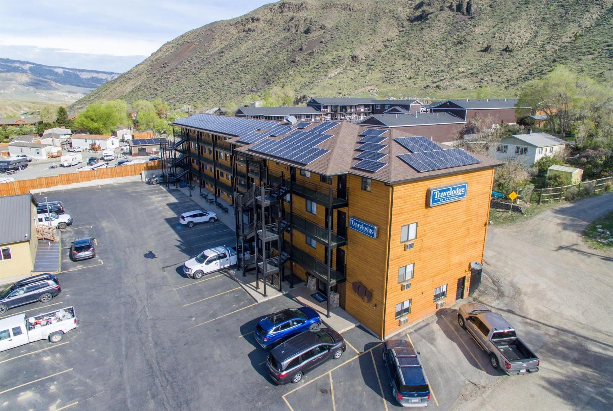 Travelodge By Wyndham Gardiner Yellowstone Park North Entr Extérieur photo