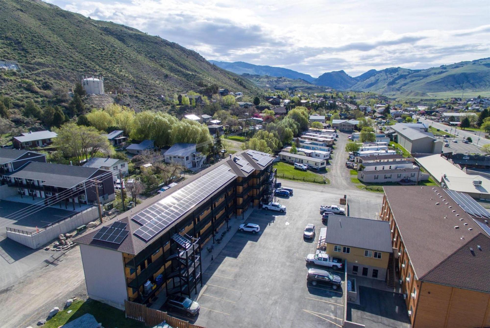 Travelodge By Wyndham Gardiner Yellowstone Park North Entr Extérieur photo